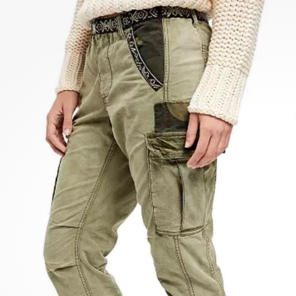 Free People Wild Nothing Cargo Camo Embroidered Rugged Utility Pant Sz 0